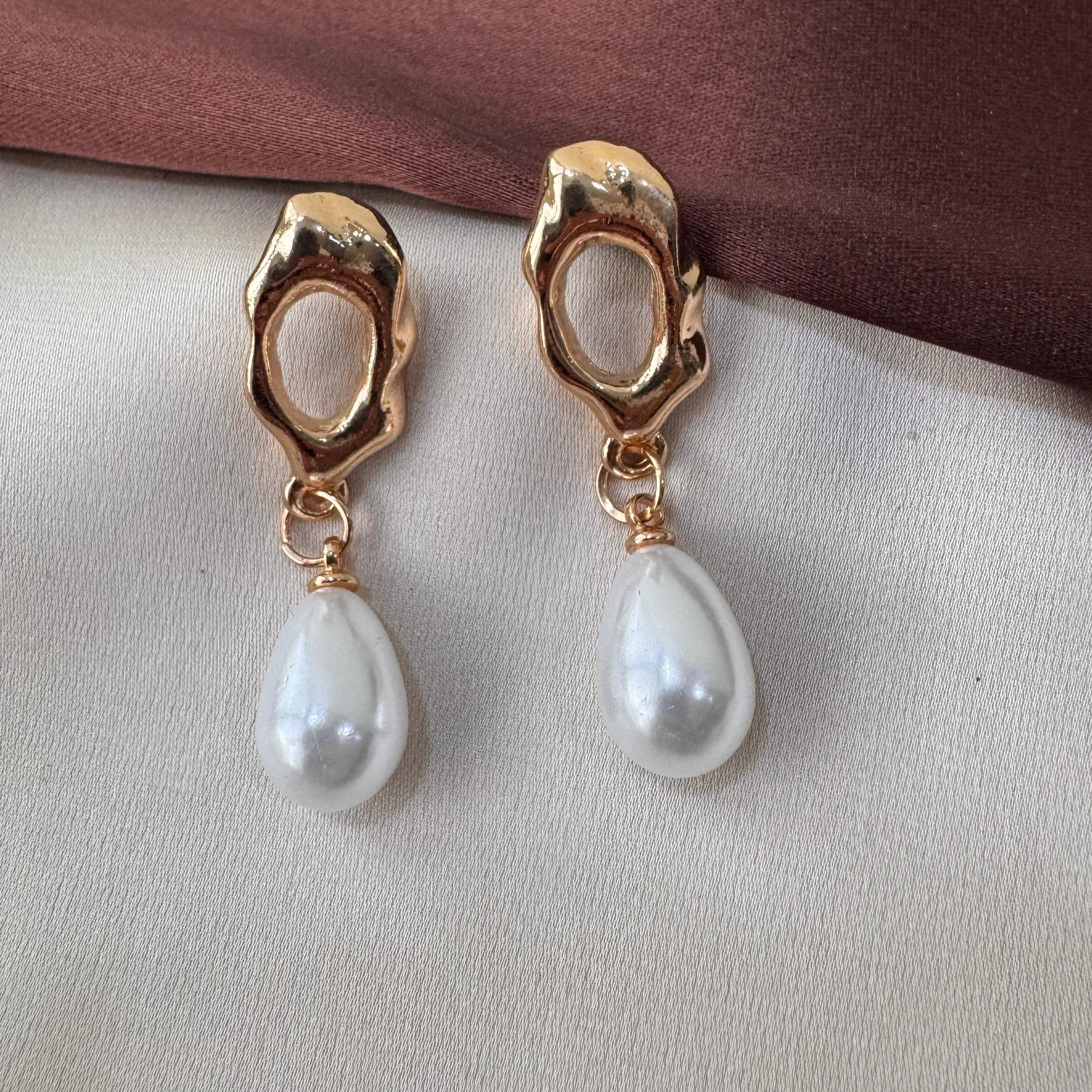 TFC Hallo Pearl Gold Plated Earring