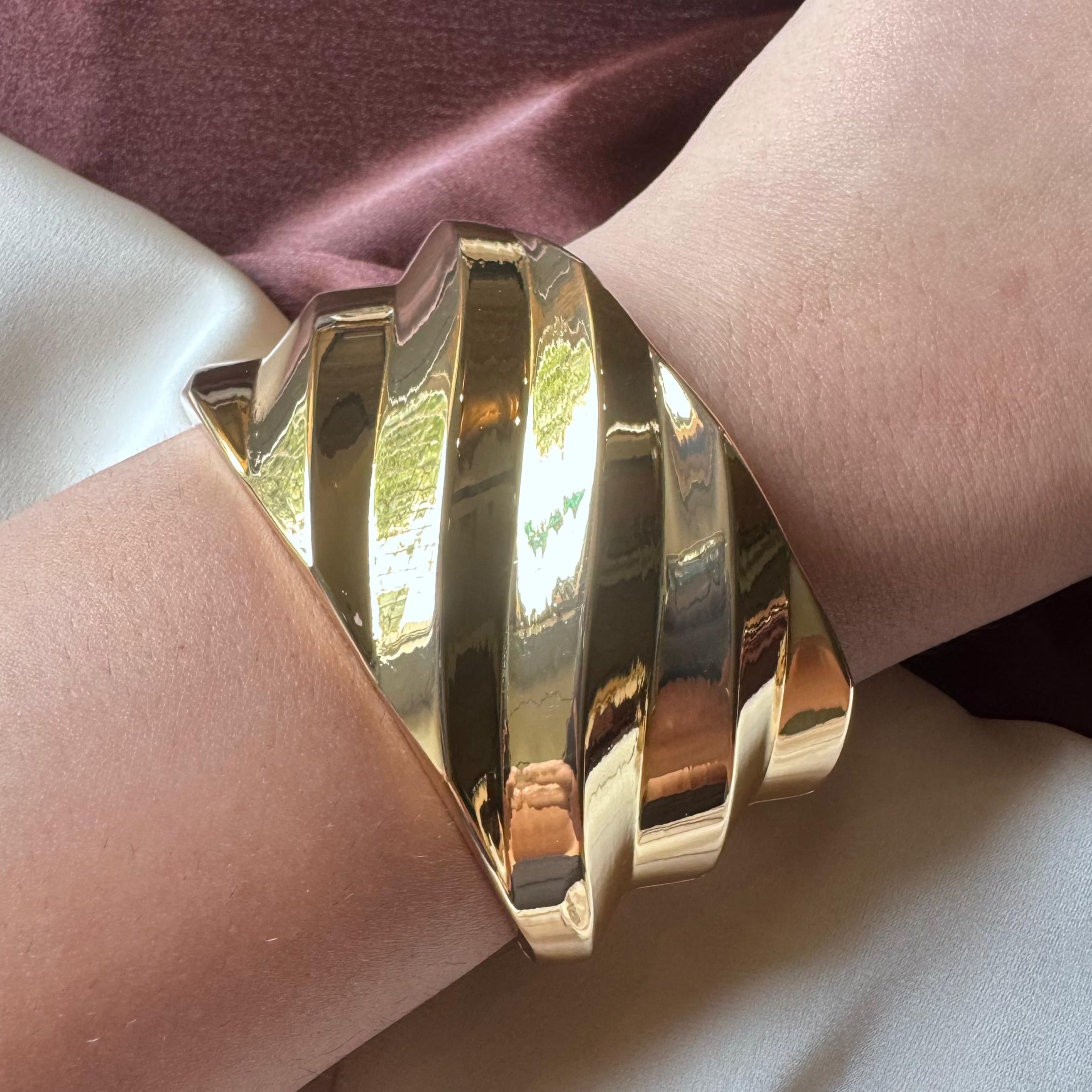 TFC Size 2.6 Slant Wave Gold Plated Bracelet Bangle