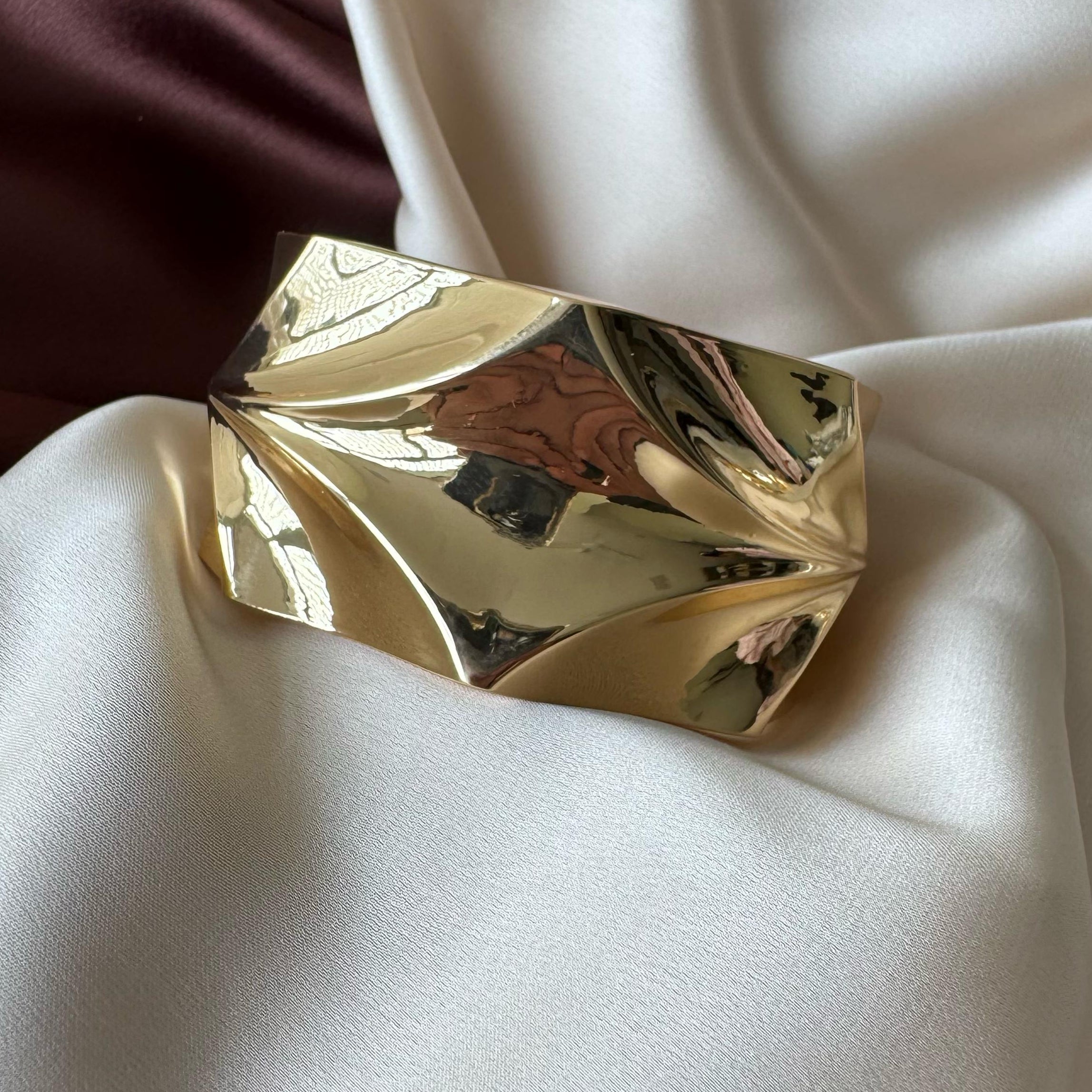 TFC Size 2.6 Kite Cut Gold Plated Bracelet Bangle