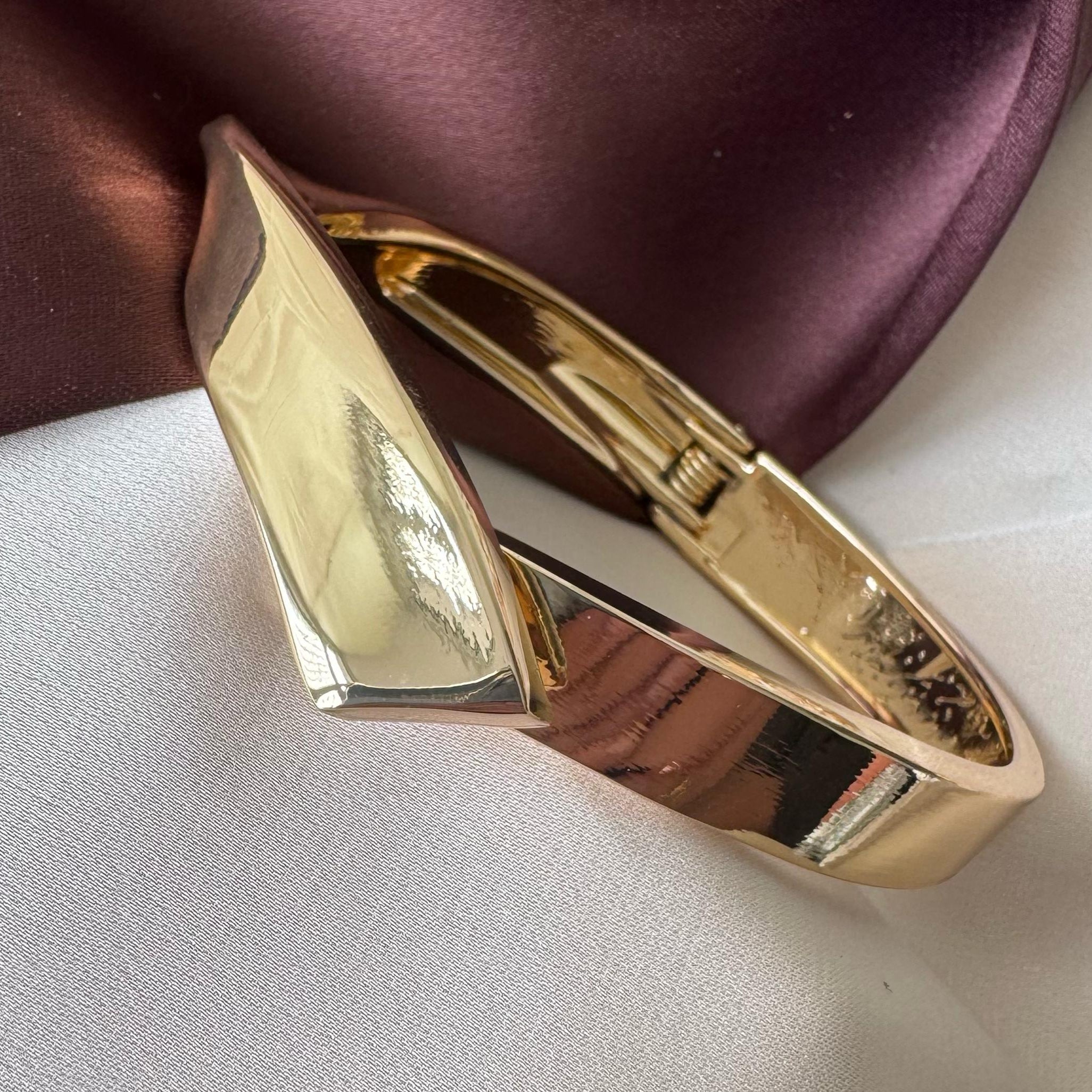 TFC Size 2.6 Crossed Gold Plated Bracelet Bangle