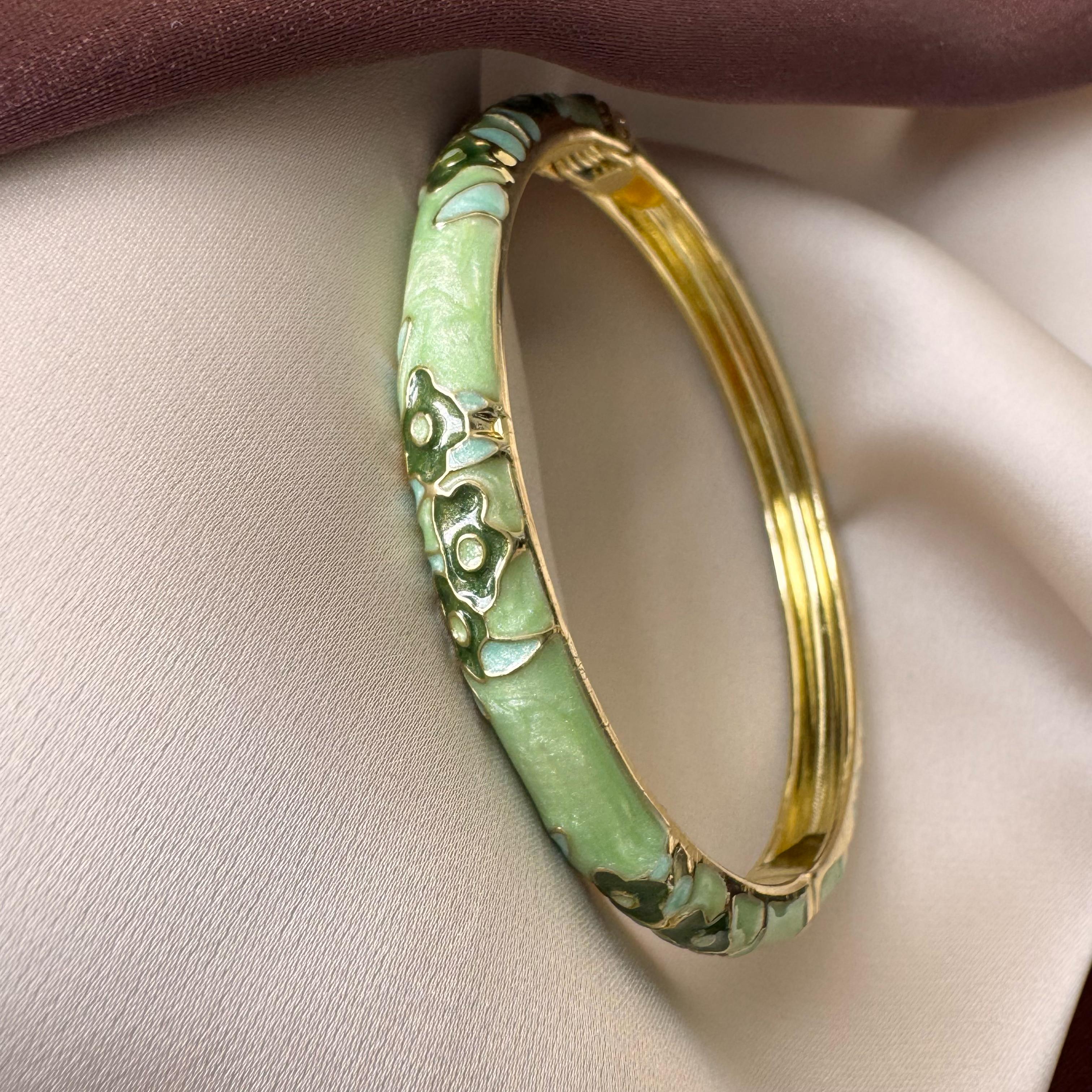 TFC Size 2.6 Green Flower Gold Plated Enamel Bracelet Bangle