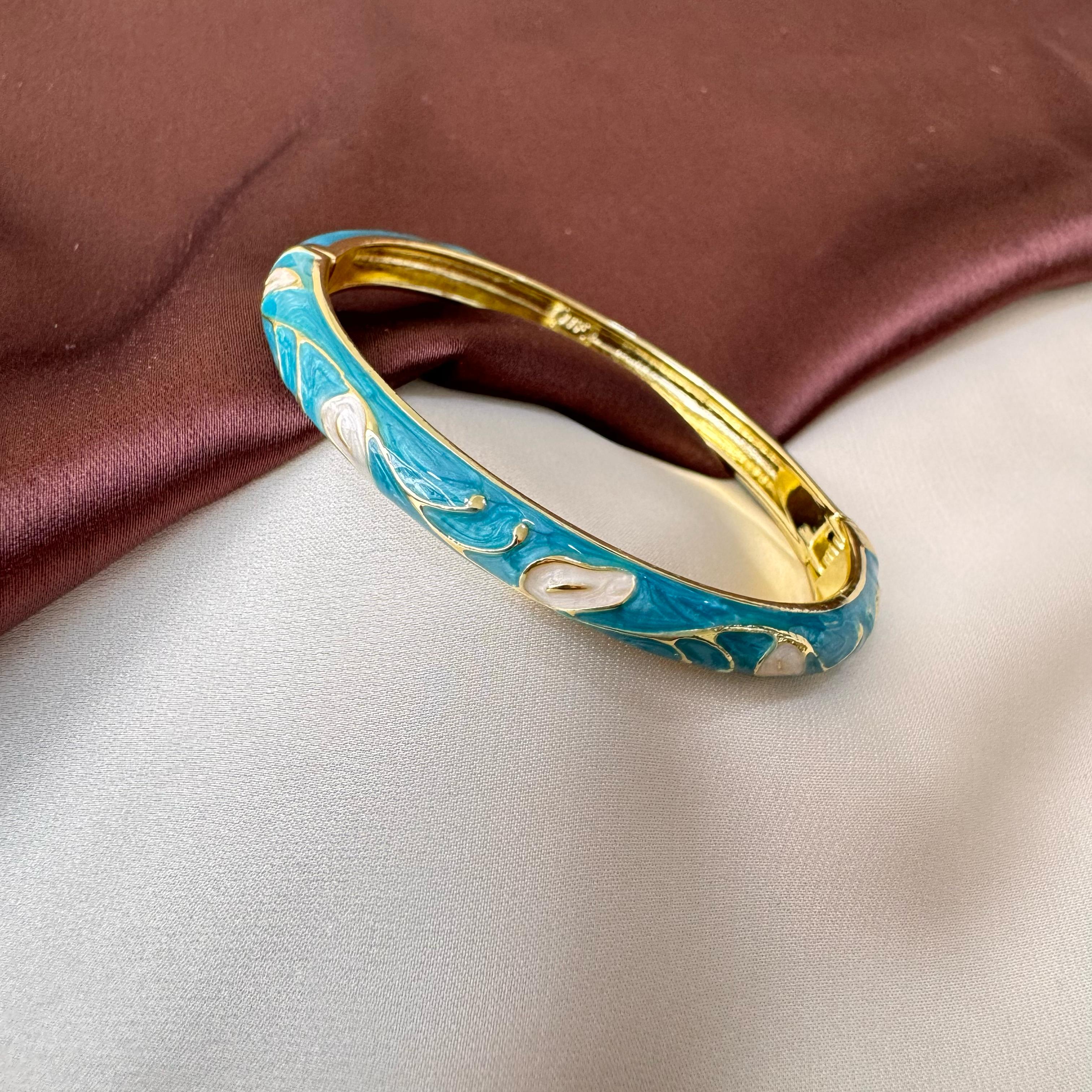 TFC Size 2.6 White Leaf Gold Plated Enamel Bangle