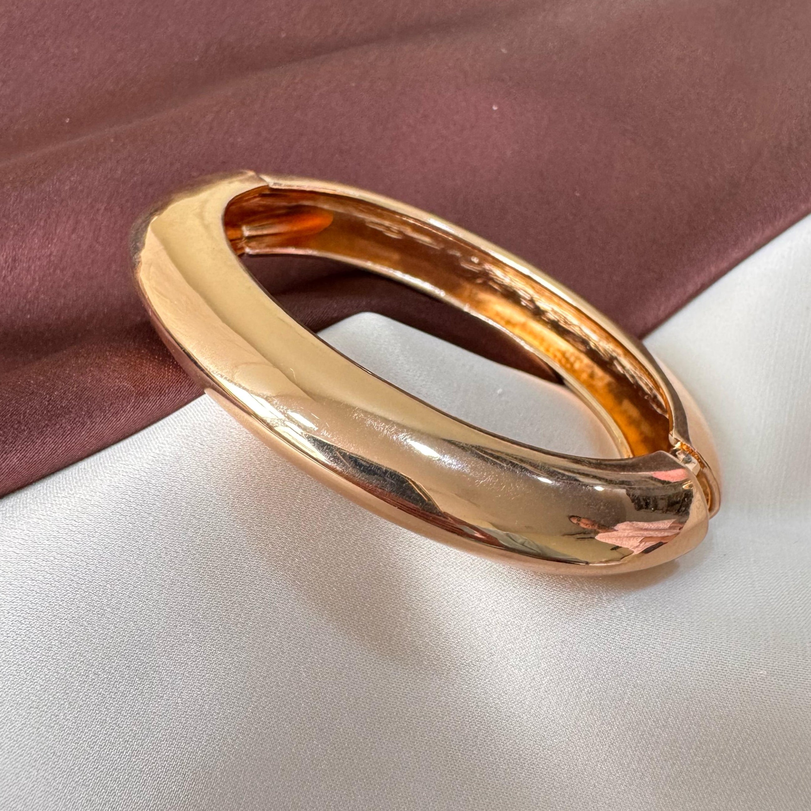 TFC Size 2.6 Oval Plain Gold Plated Bangle