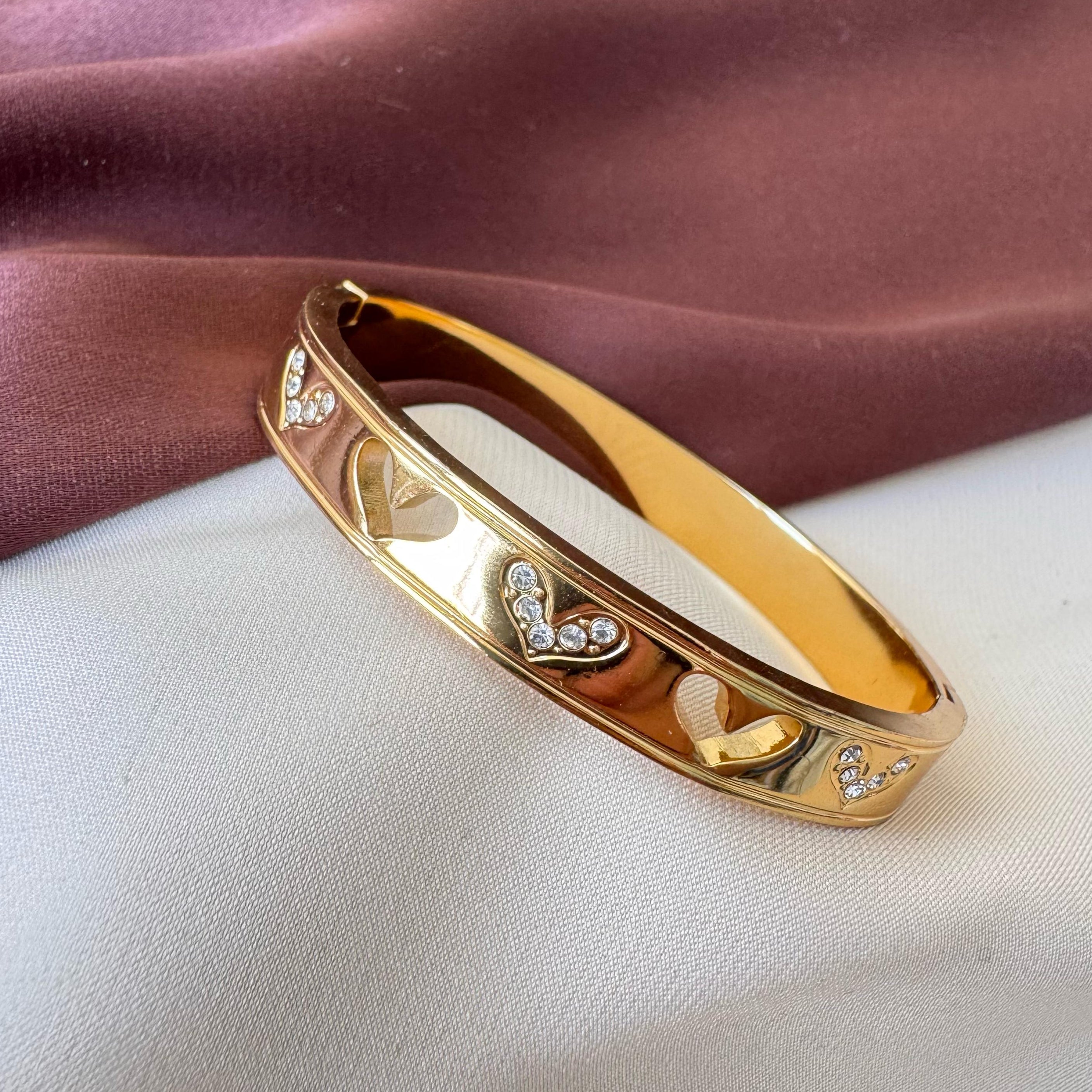 TFC Size 2.2 Gem Heart Gold Plated Bracelet Bangle