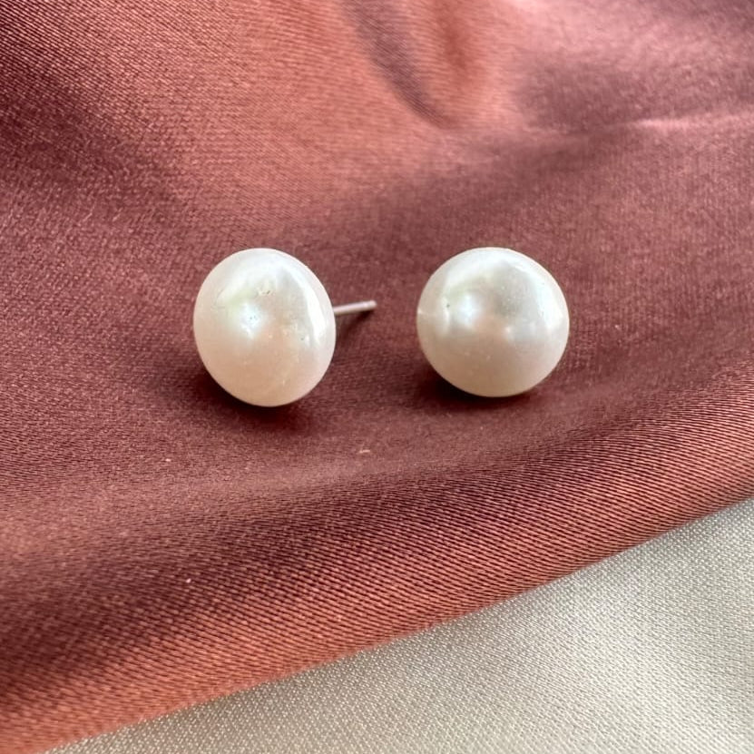 TFC Elegant Pearl Stud Earrings