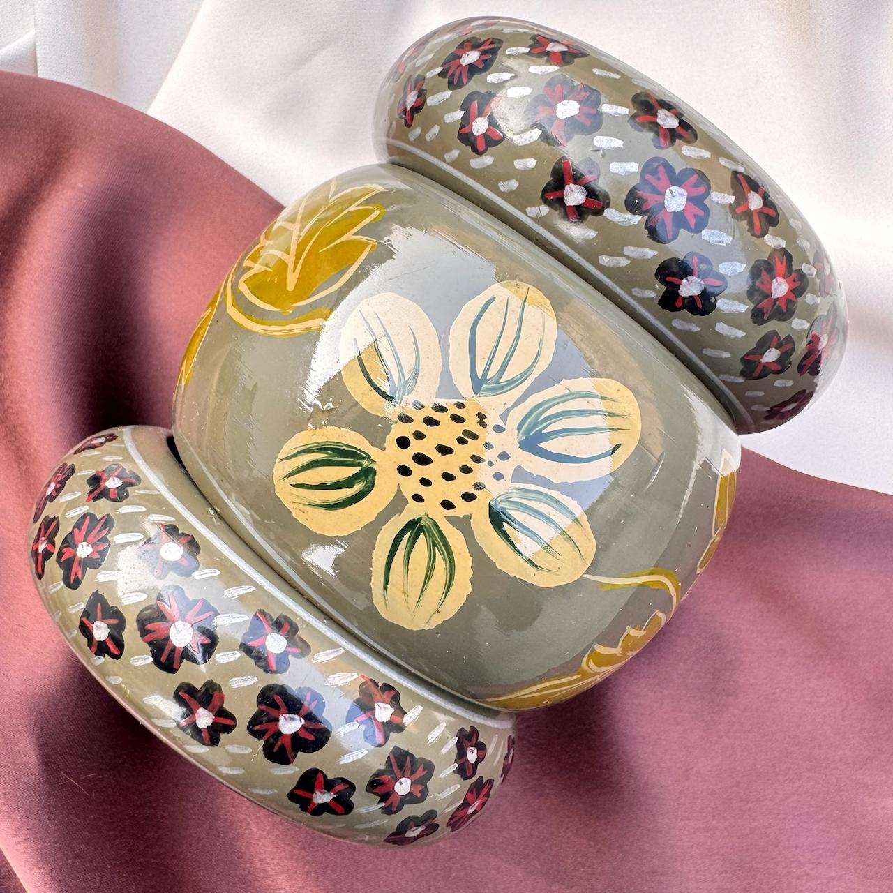TFC Big Small Flower Hand Painted Set of 3 Wooden Bangle