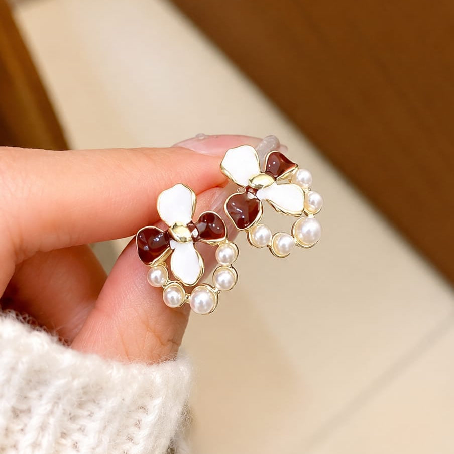TFC White Wine Flower Gold Plated Stud Earrings