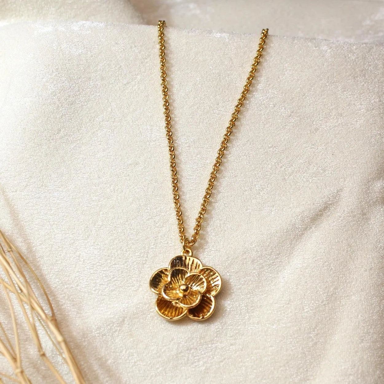 TFC 24K Rose Flower Gold Plated Pendant Necklace