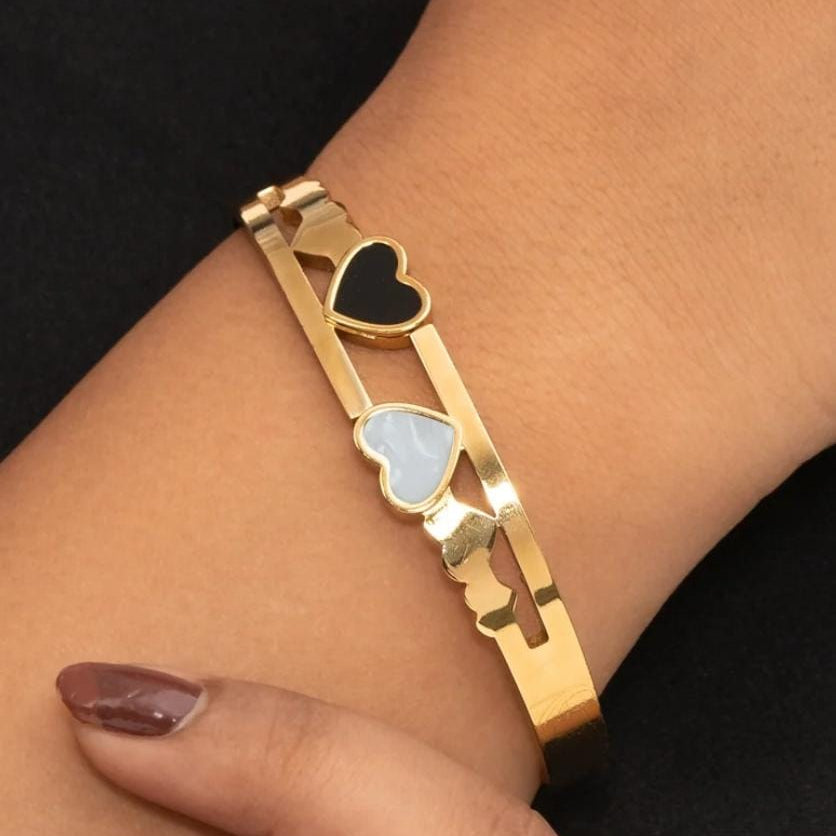 TFC Size 2.6 Black & White Heart Gold Plated Bracelet
